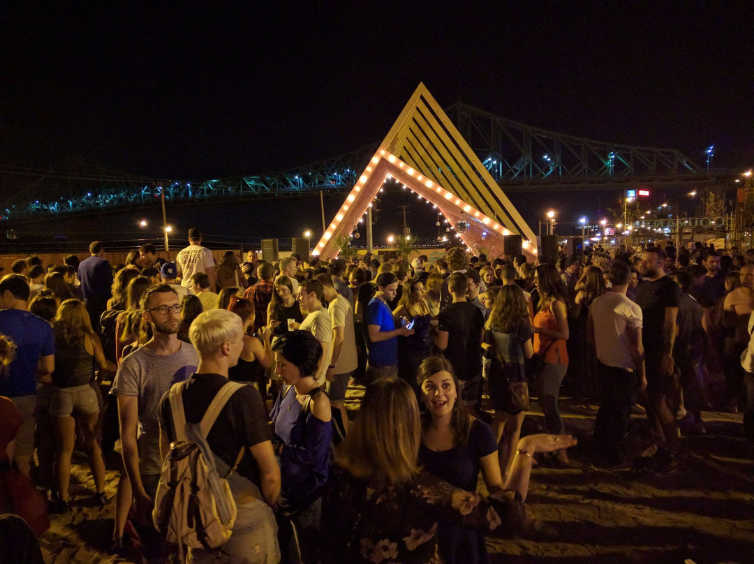 Village au Pied-du-Courant-蒙特利尔必去景点