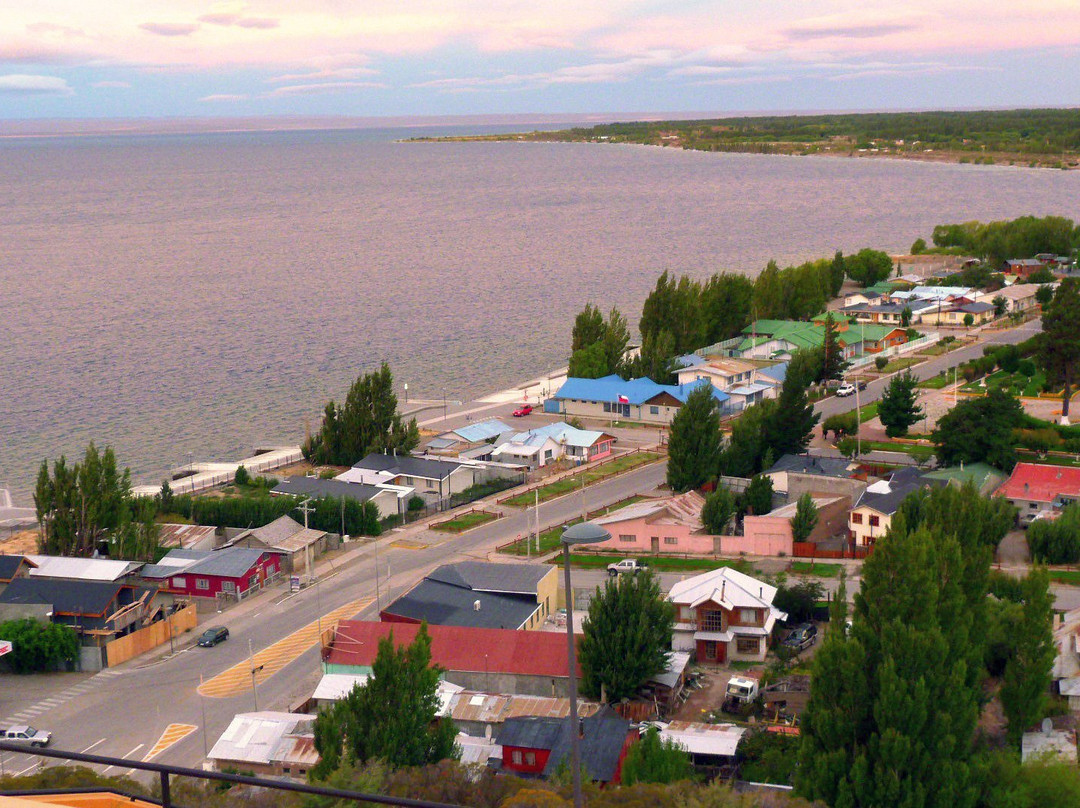 Los Antiguos旅游景点-Plaza del Viento Cerro Las banderas