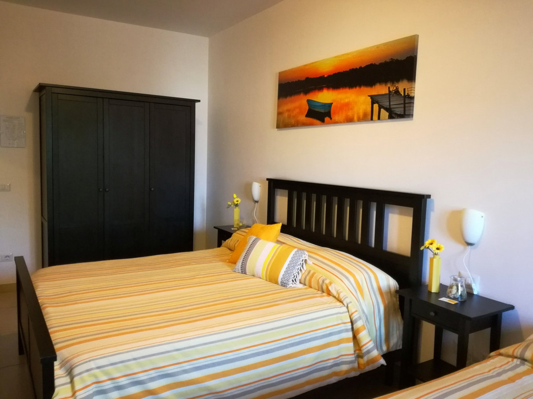 Isola Sacra酒店住宿-The Yellow House