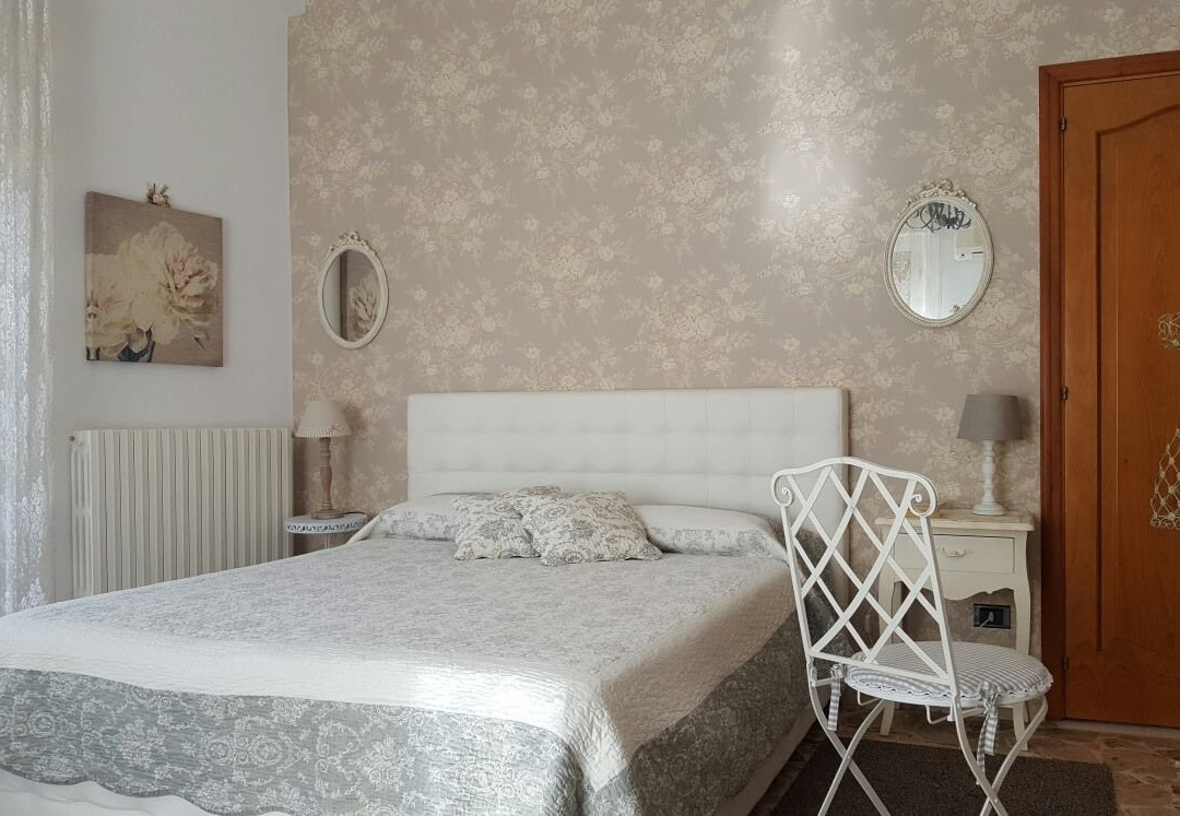 卡尔塔吉罗内酒店住宿-B&B Il Piccolo Attico