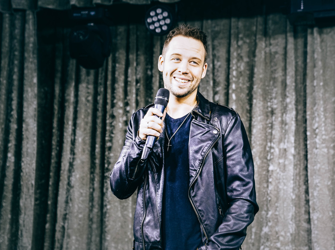 Brandon Styles Live Theater & Magic Shop at OWA-弗利必去景点