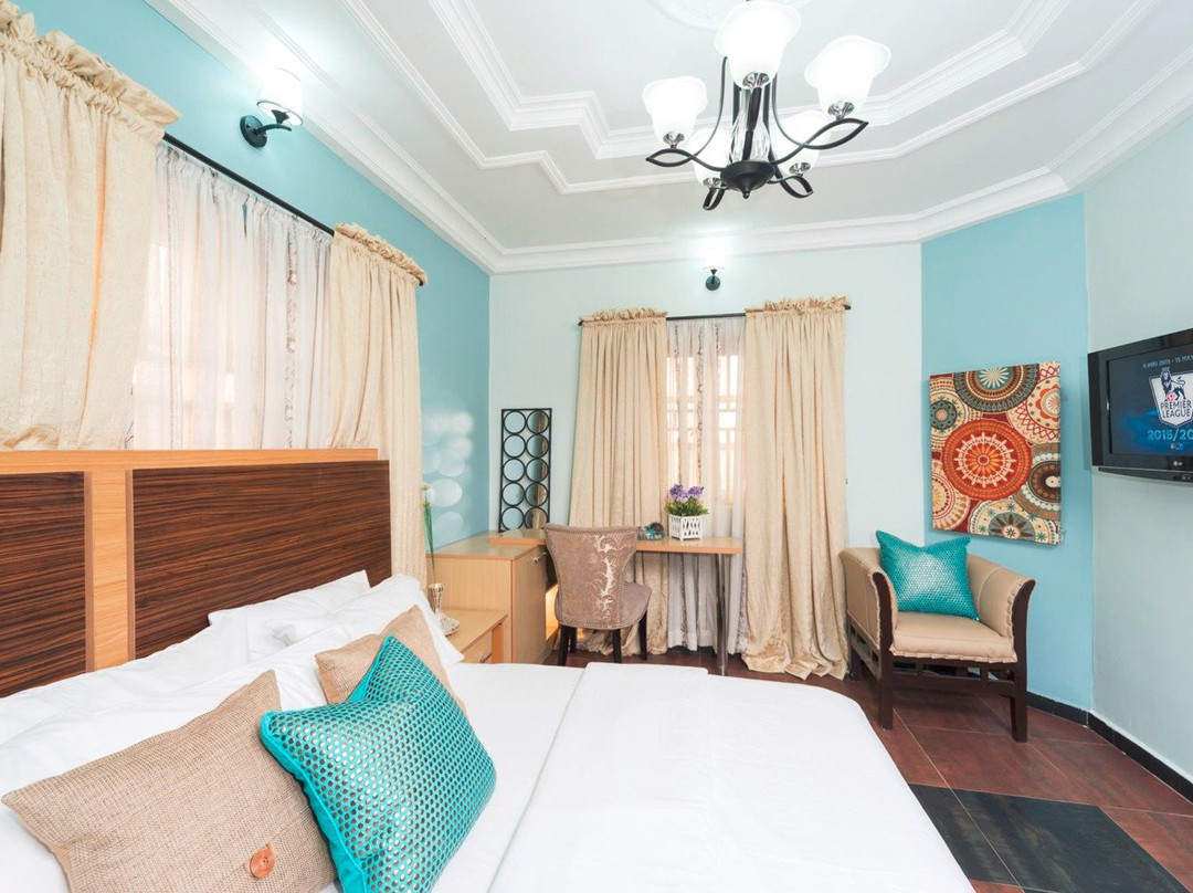 Britannia Hotel & Suites主图