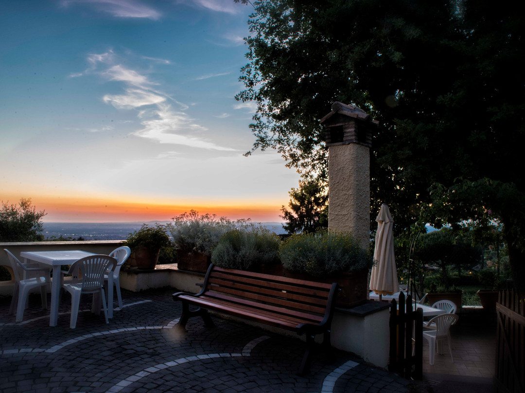 格罗塔费拉塔酒店住宿-Al Pino B&B