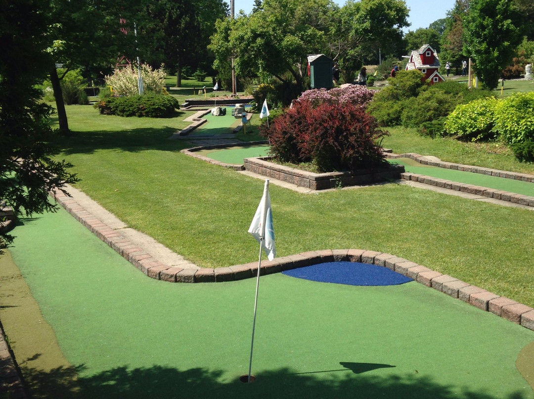 Tin Cup Driving Range & Mini Putt-伦敦必去景点