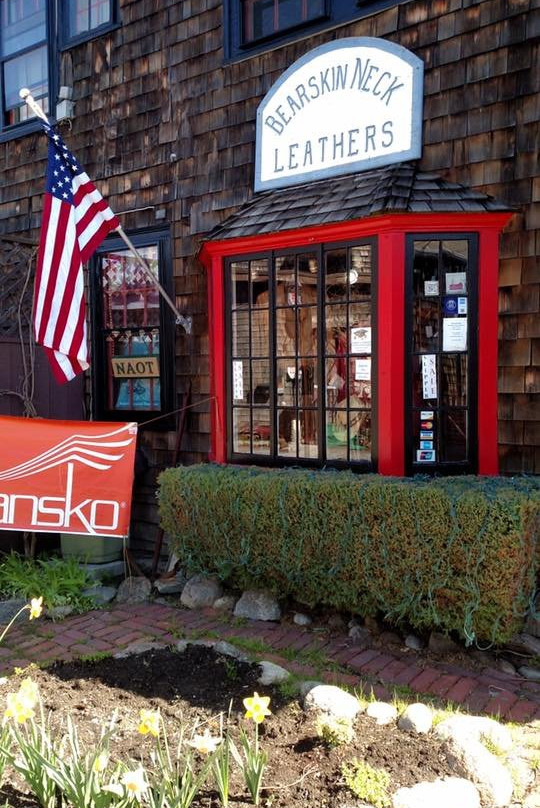 Bearskin Neck Leathers景点图片
