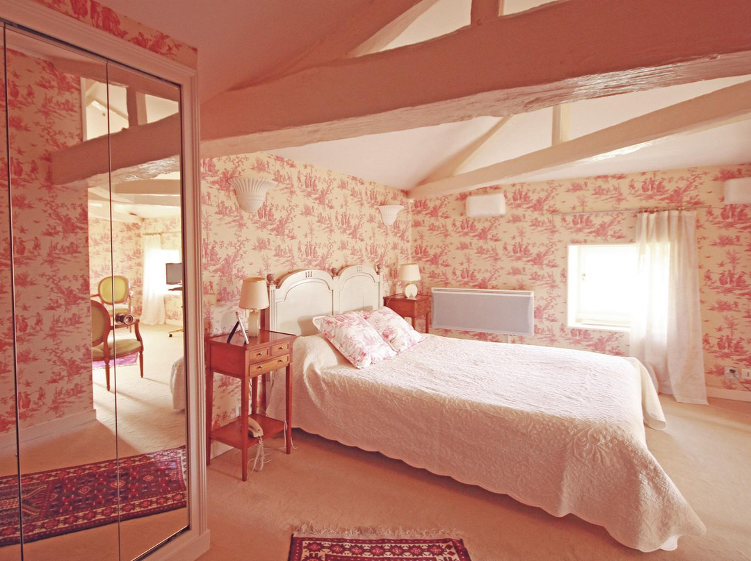 Hostellerie Les Pigeons Blancs主图