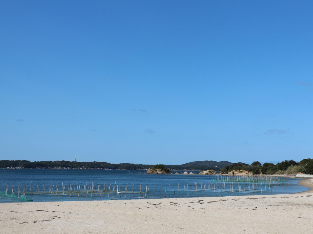 Jiro Rokuro Beach景点图片