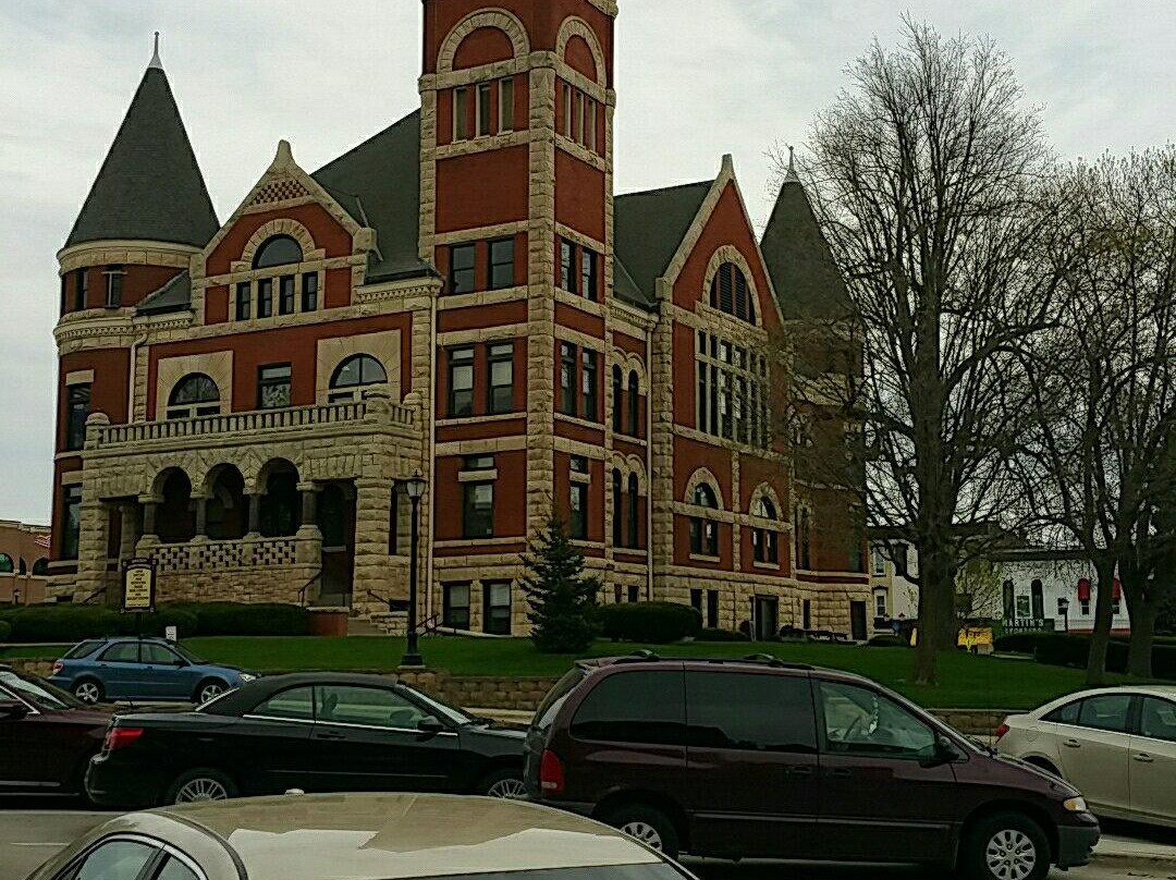 Green County Courthouse-Monroe必去景点