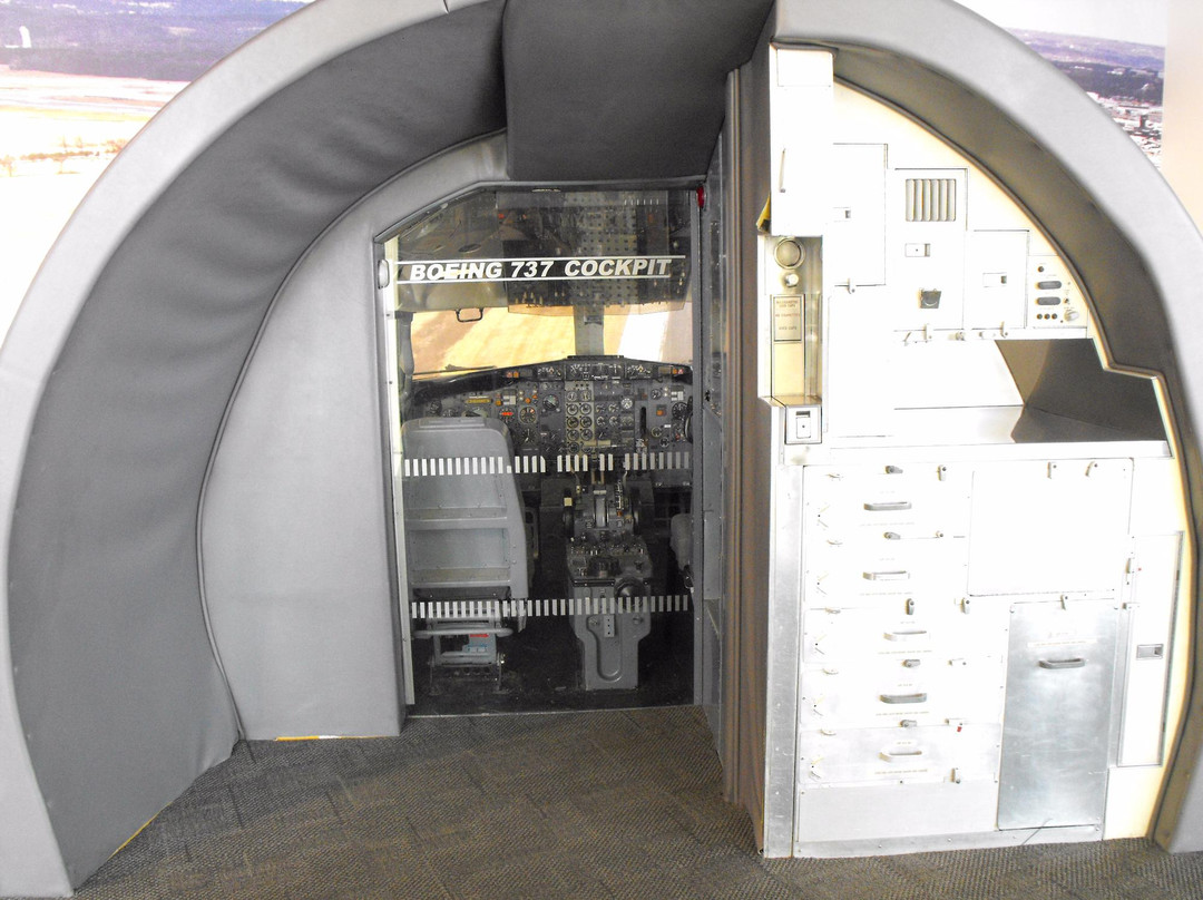 The Observation Gallery at BWI Marshall景点图片