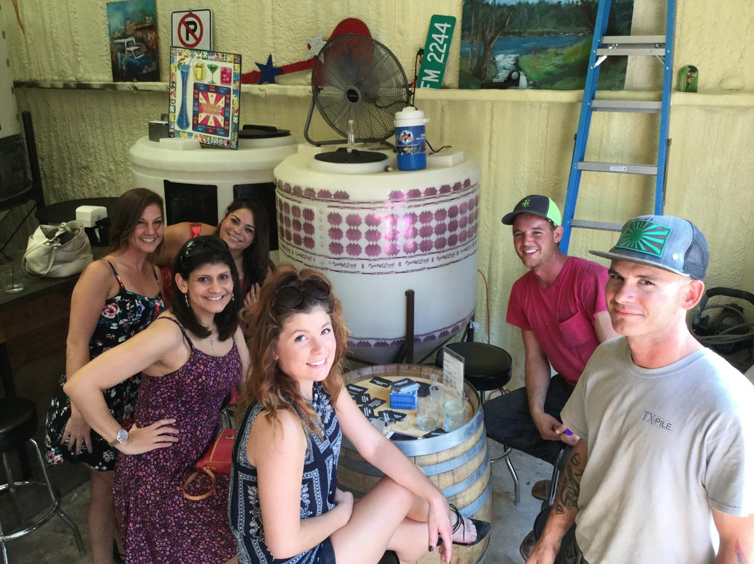 Crystal Creek Distillery-Spicewood必去景点