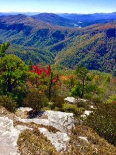 Hawksbill Mountain Trail景点图片