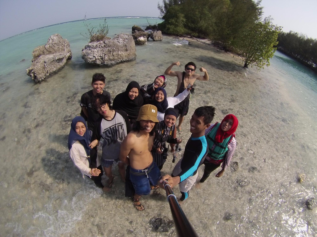 Semak Daun Island景点图片