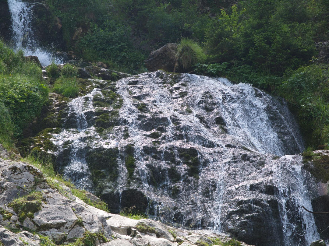 Horses Waterfall景点图片