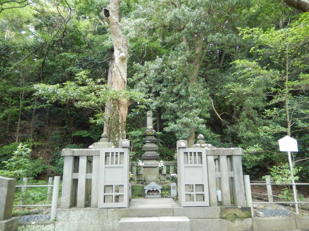 Grave of Minamoto Yoritomo-镰仓市必去景点