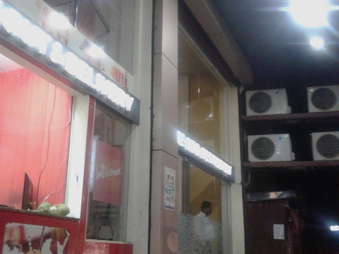 Golasani餐馆和美食-Saffron Foodz