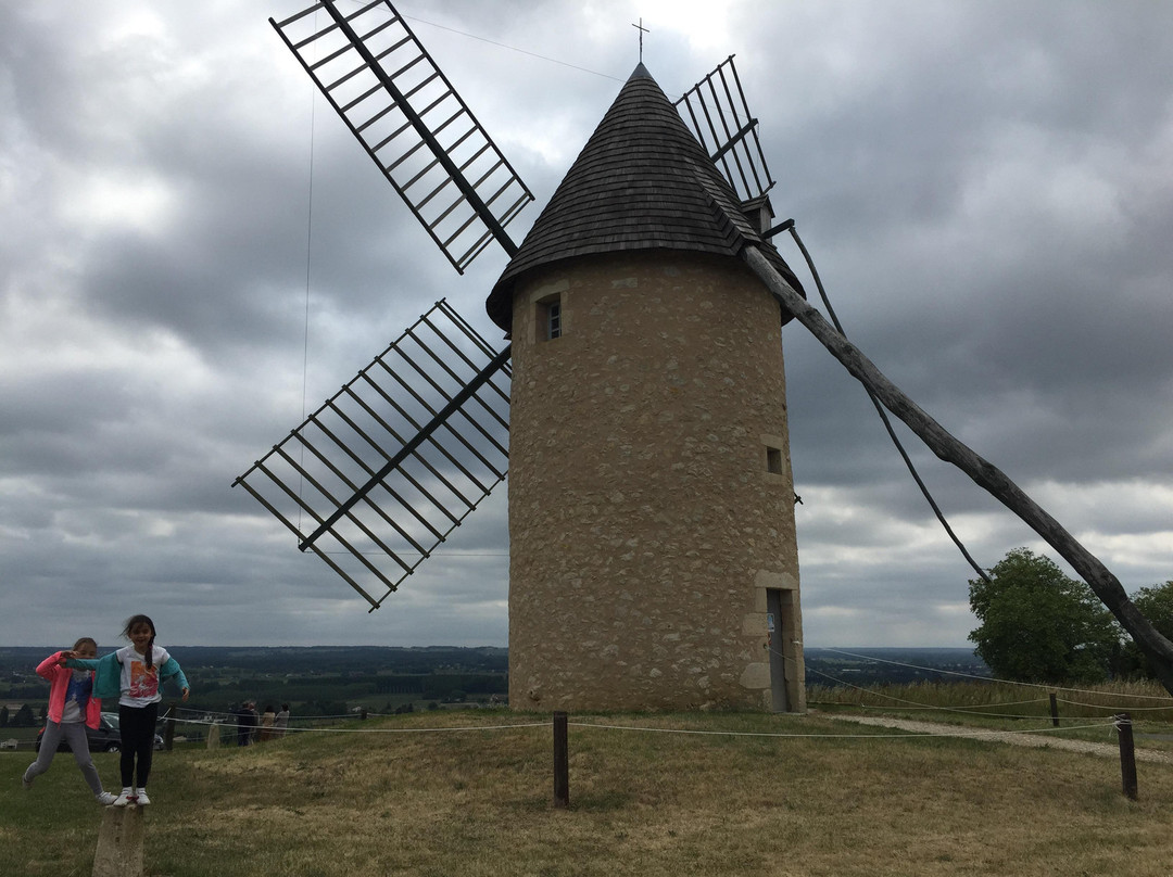Moulin à vent du Mont Cussol景点图片