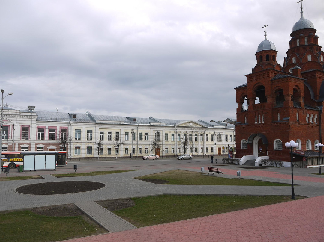 State Women Gymnasium Building景点图片