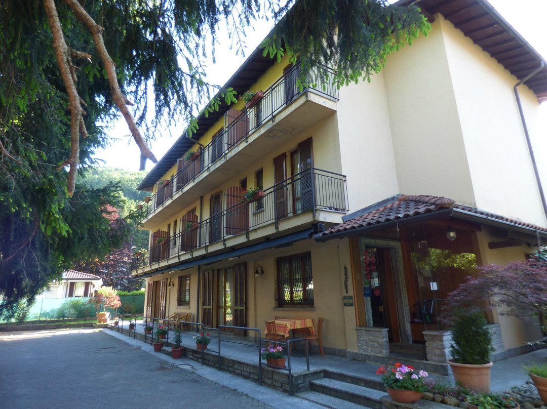 Caslino D'erba酒店住宿-Hotel Ristorante Volta