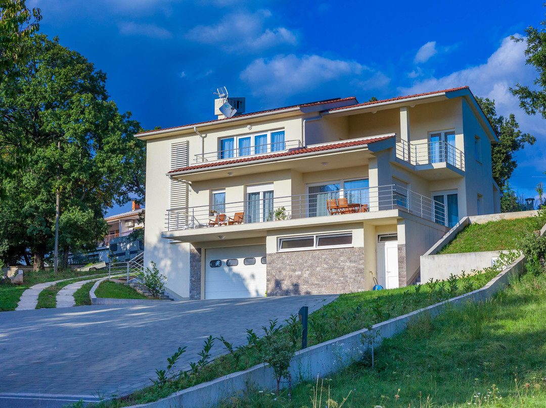 Apartments and Rooms Dumanic