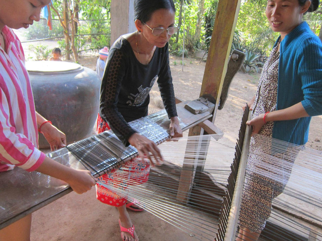 Heng Naysim Tranditional Cambodian Weaving House-Kandal Steung必去景点