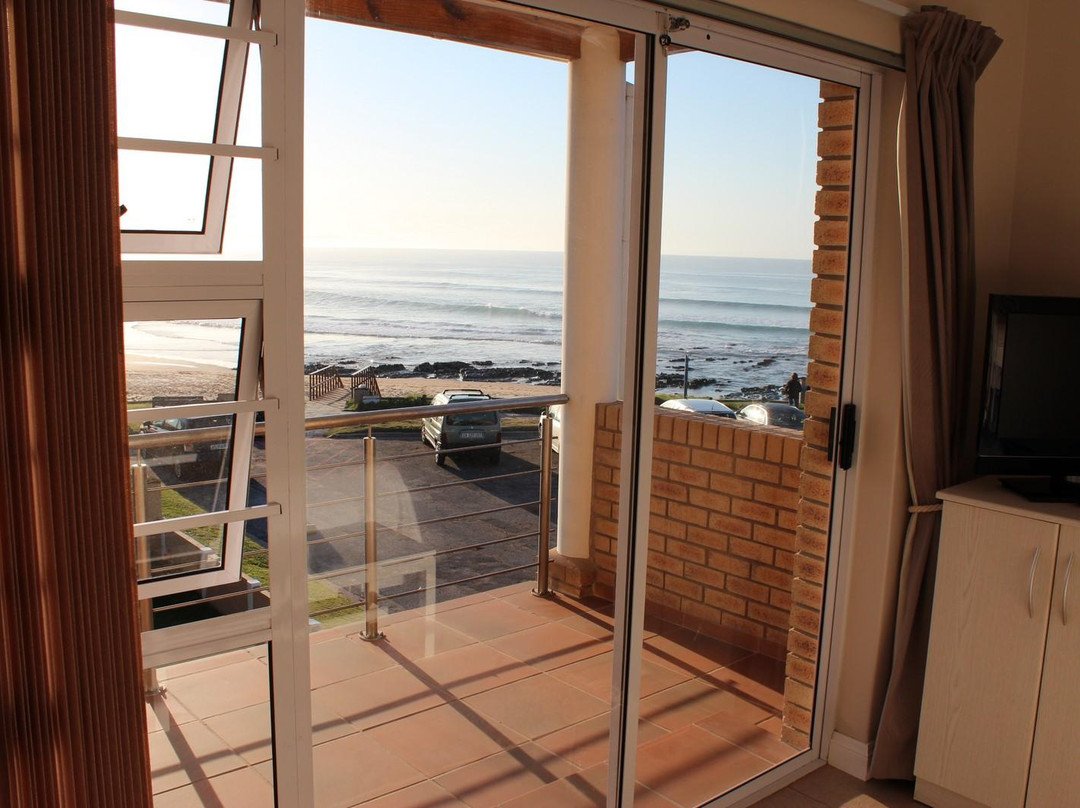 Makisaki Beachfront accommodation主图