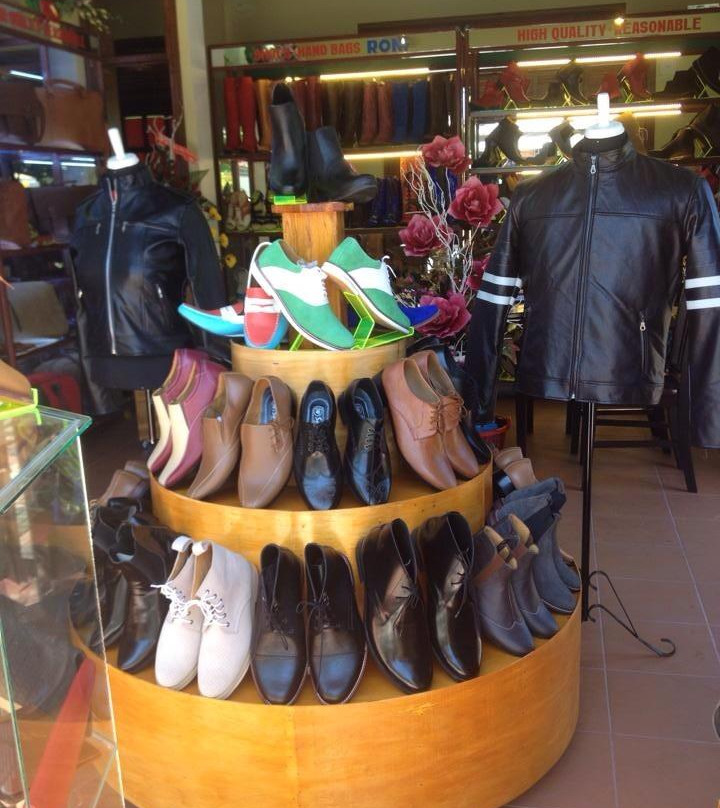 Roni Shoes & Hand Bag Shop-会安必去景点