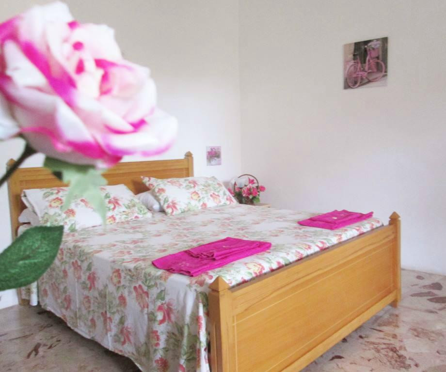 Roseto Capo Spulico酒店住宿-Bed and Breakfast Delle Rose