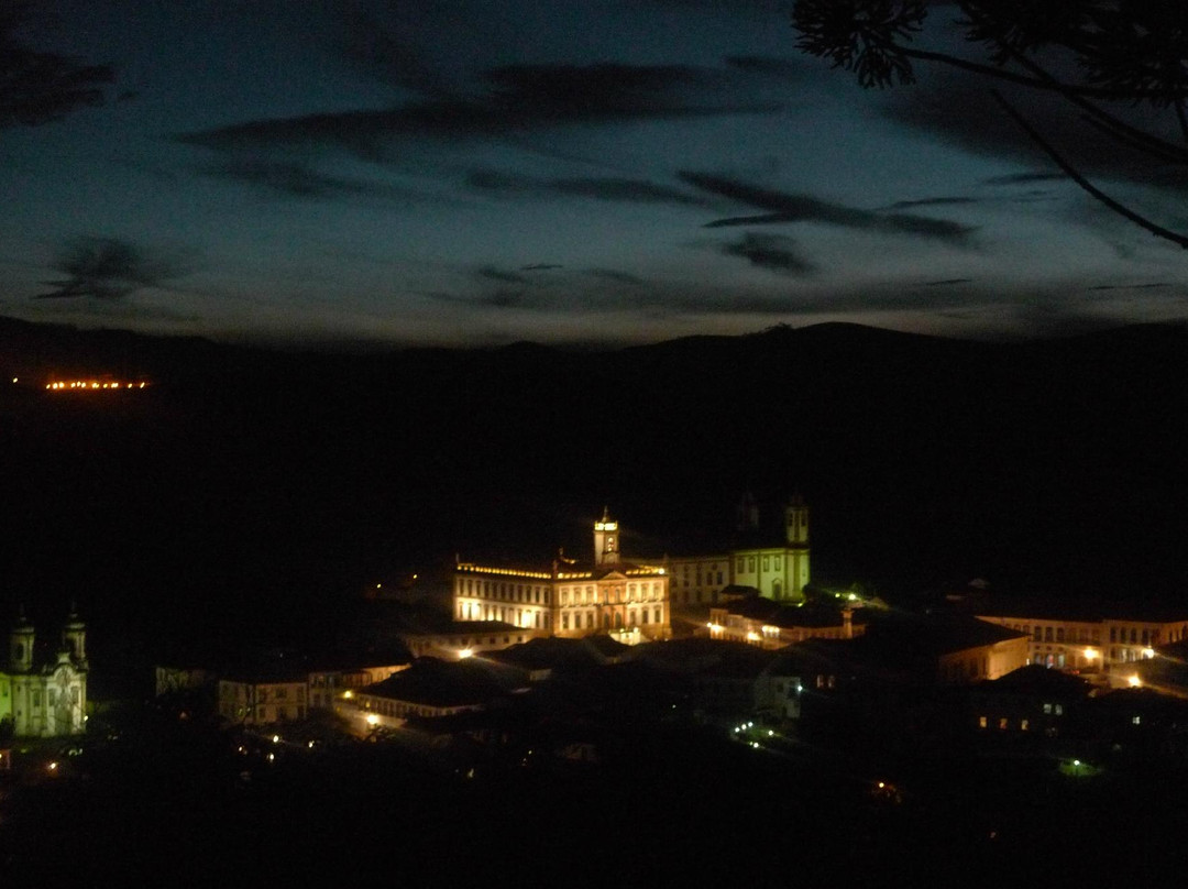 Tomba Turismo-欧鲁普雷图必去景点