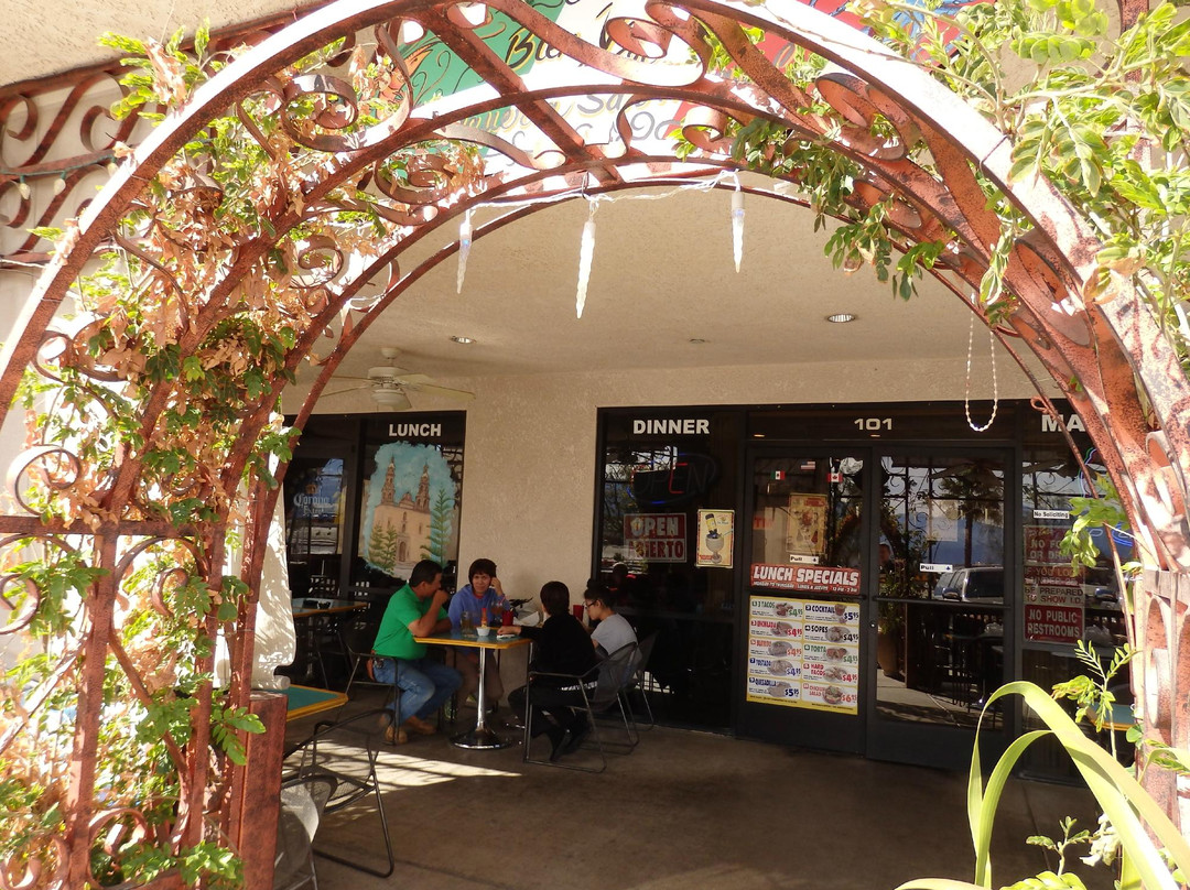 Thousand Palms餐馆和美食-Restaurant San Miguel Bar & Grill