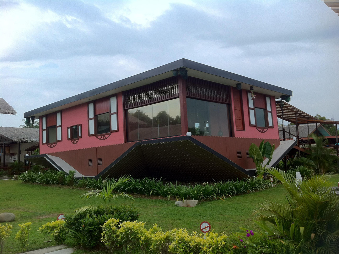 颠倒屋-担波罗里必去景点