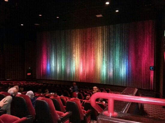 Moore Warren Theatre-穆尔必去景点