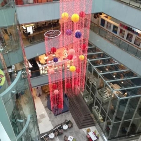 银泰百货(西湖)-杭州市必去景点