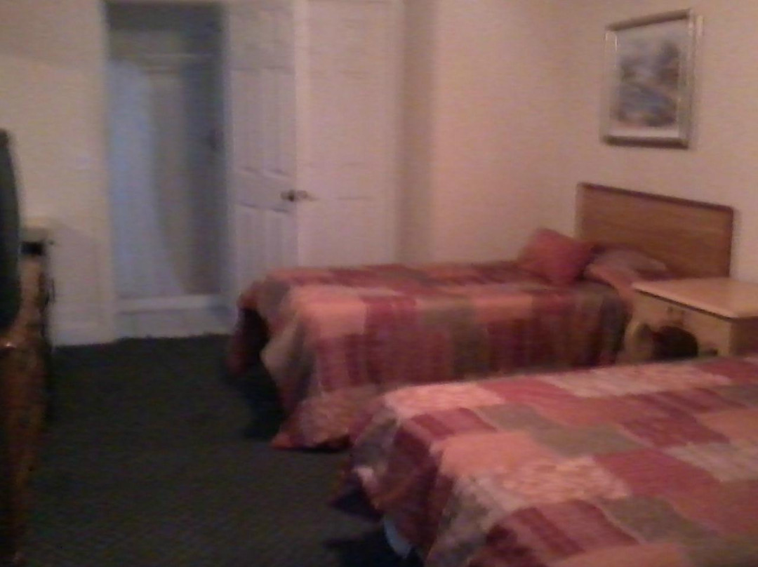 Famous Shores Motel主图