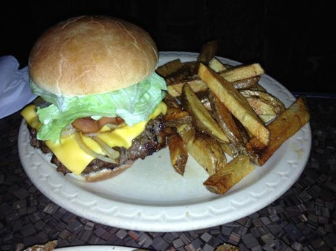 The Alley Piano Bar & Restaurant主图