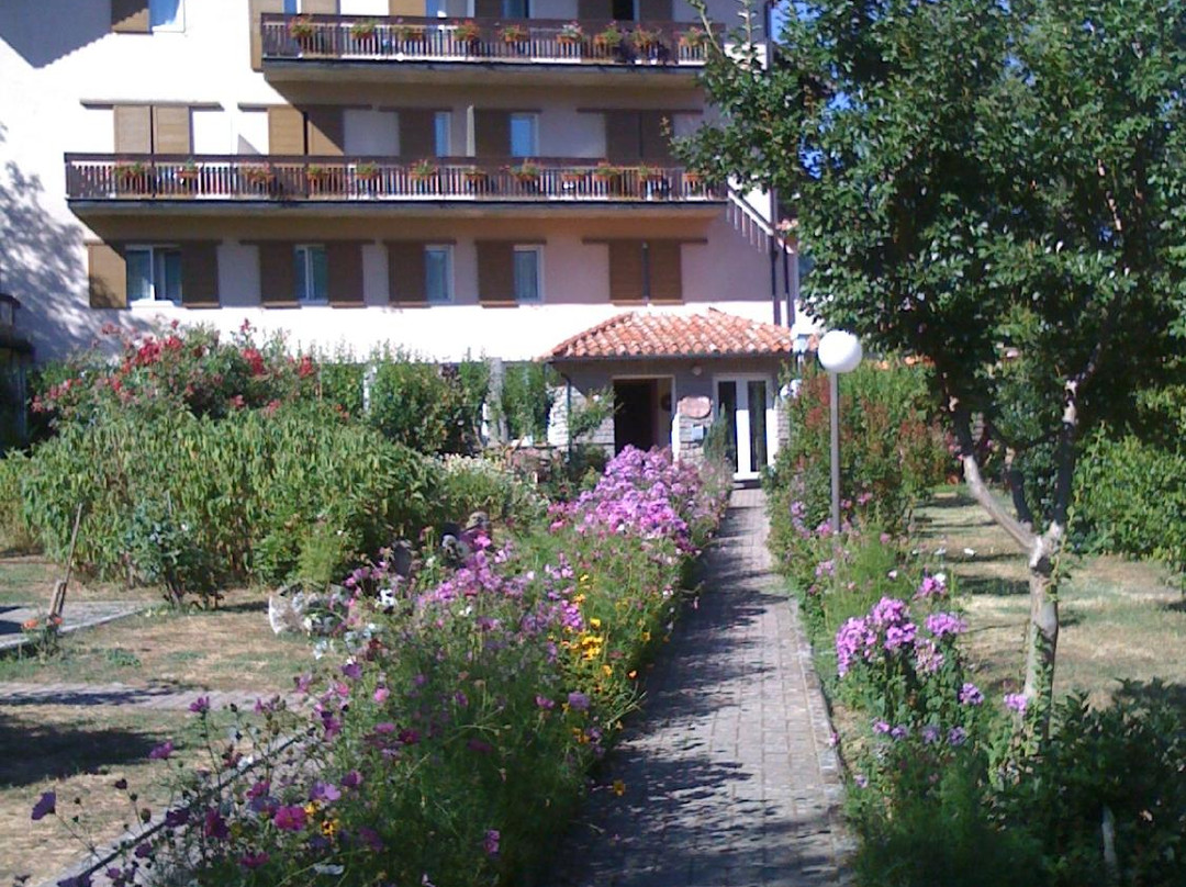 Albergo Erosa - See and ski Tuscany