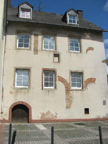 Weiskirchen旅游景点-Kusterhaus