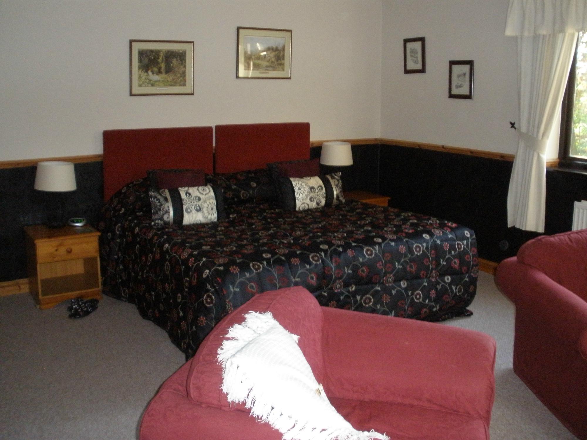 Treetops Guest House-客卧