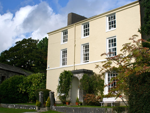 Crosthwaite House-官方