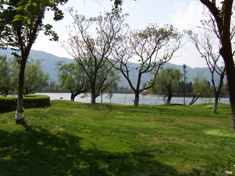 云南滇池温泉花园国际大酒店主图