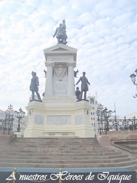 Monumento a Los Heroes-瓦尔帕莱索必去景点