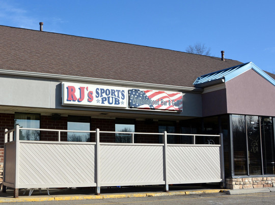 RJ's Sports Pub and Grille