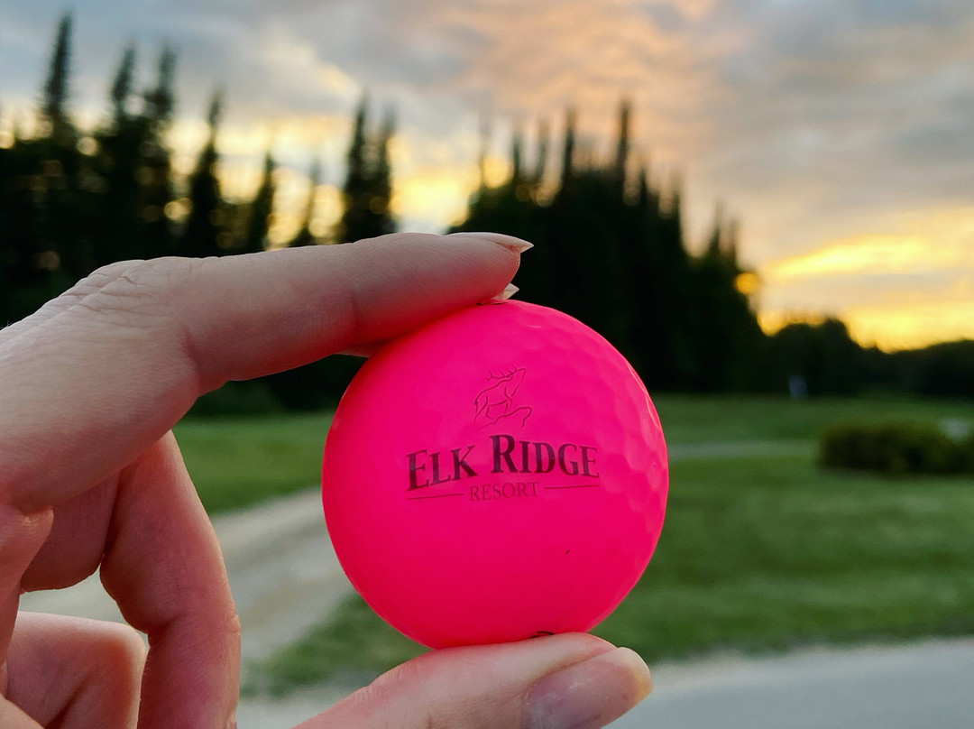 Golf At Elk Ridge Resort景点图片