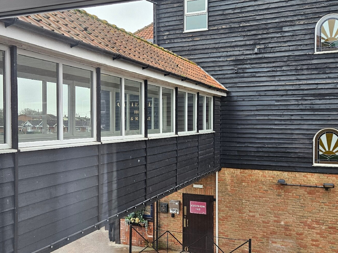 The Oysterfleet Hotel主图