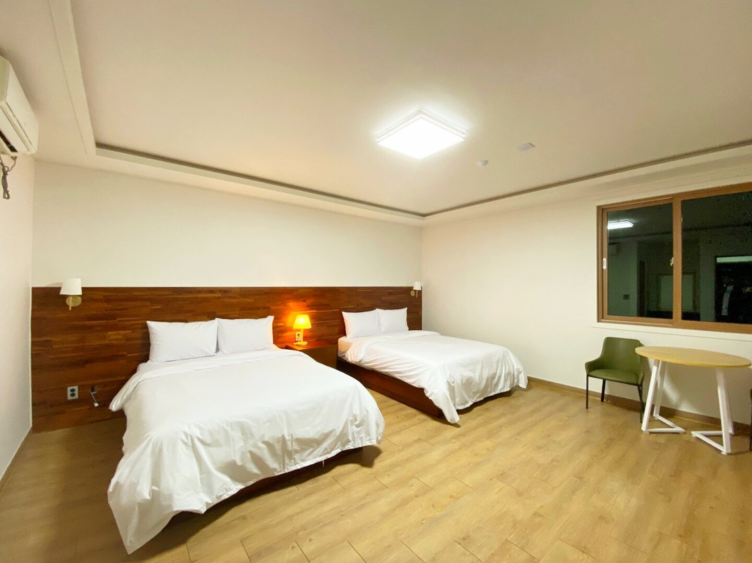 F1 Hotel主图