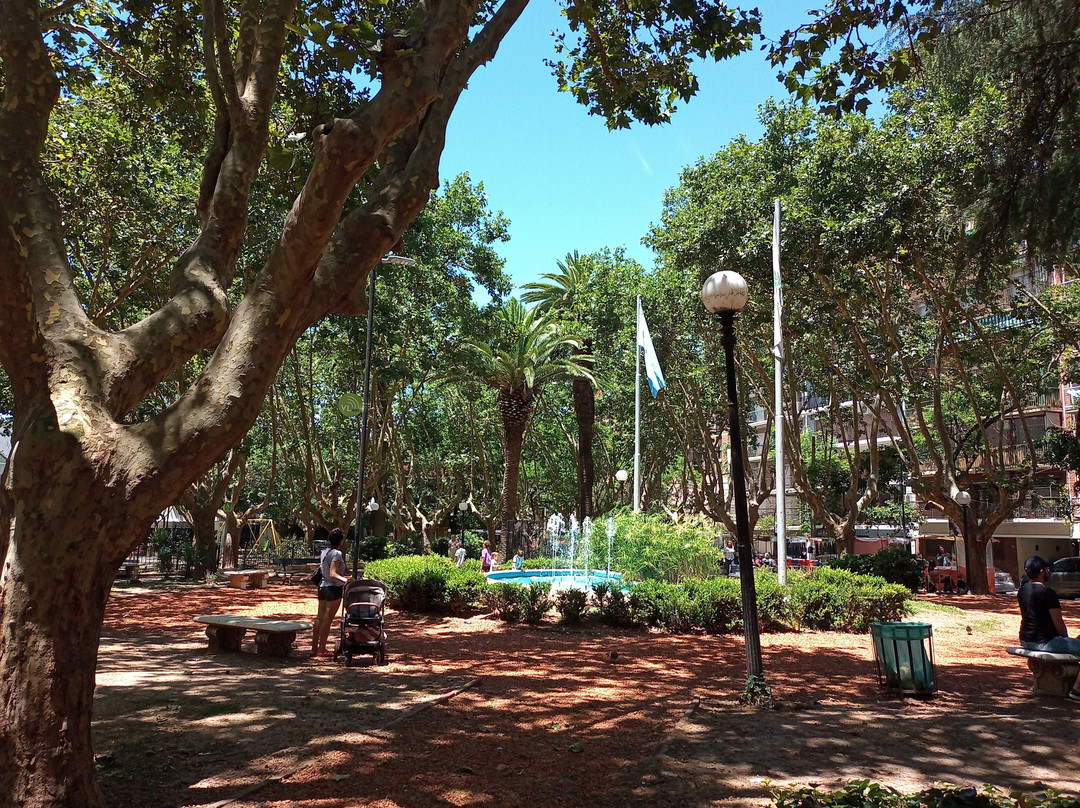 Plaza Vicente López y Planes-Olivos必去景点