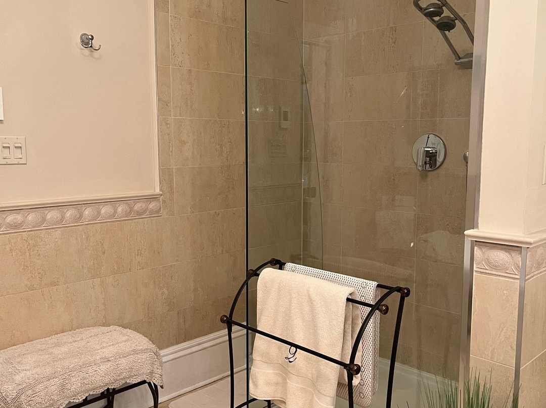 Quartermain House B&B主图