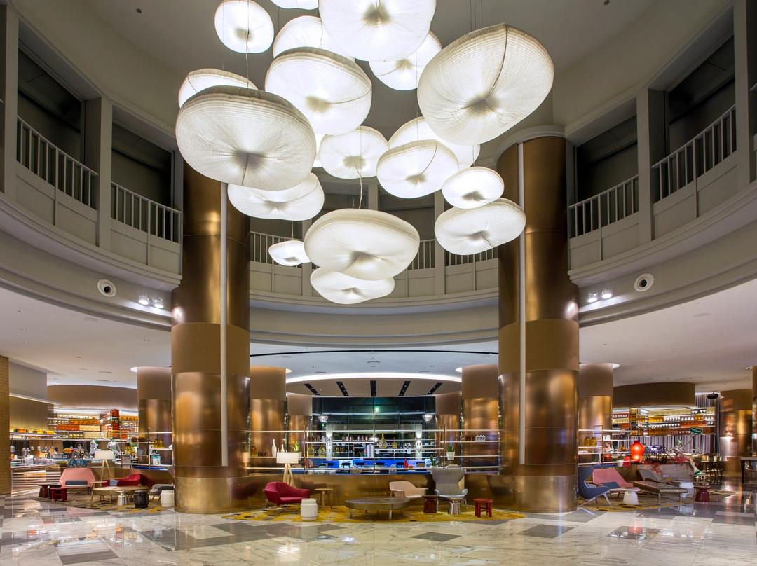 国敦河畔大酒店主图