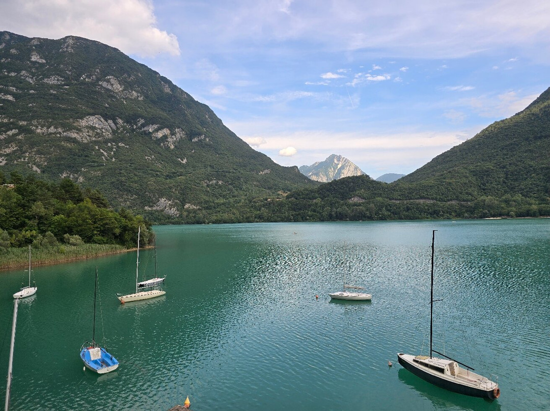 Lago Di Cavazzo景点图片