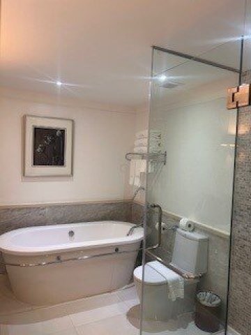 普吉岛帕东海滩BYD阁楼精品酒店及服务公寓-浴室