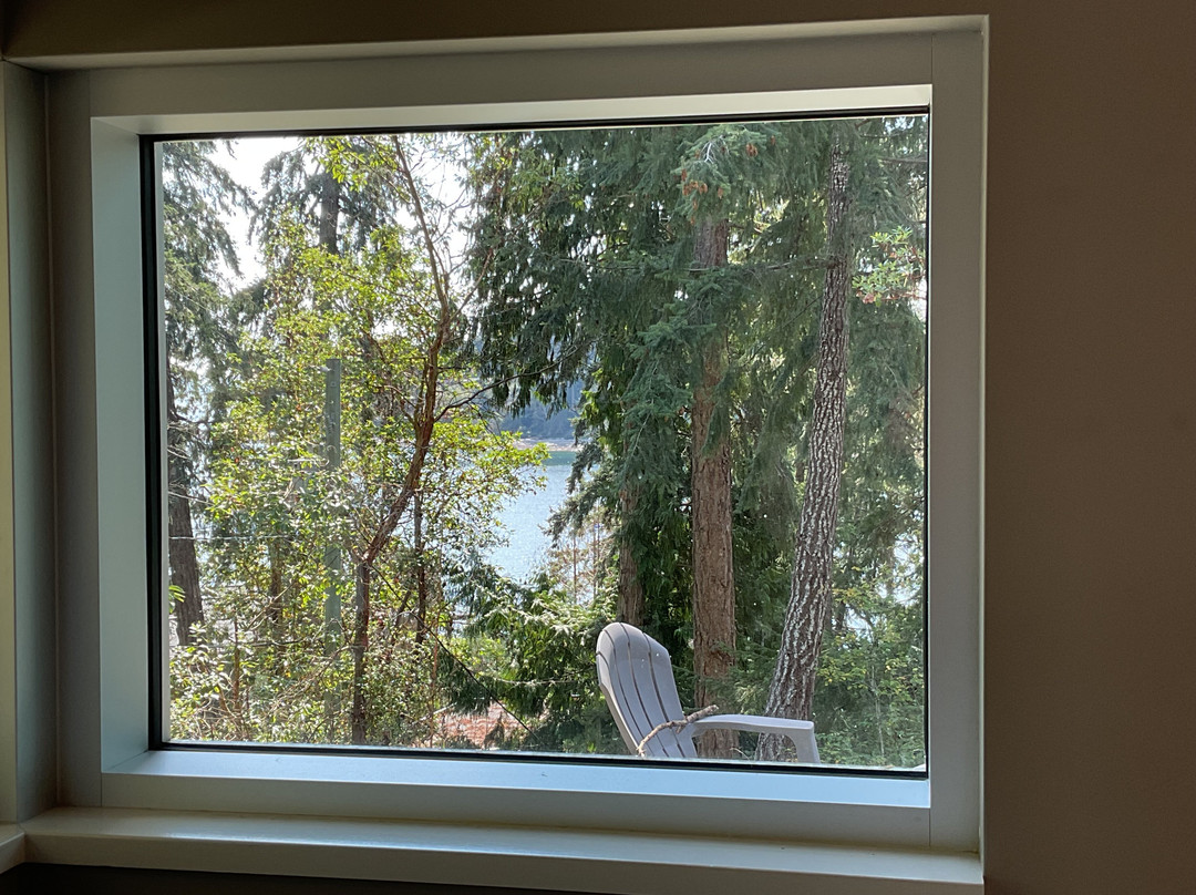 Pointhouse Suites on Sargeant Bay主图